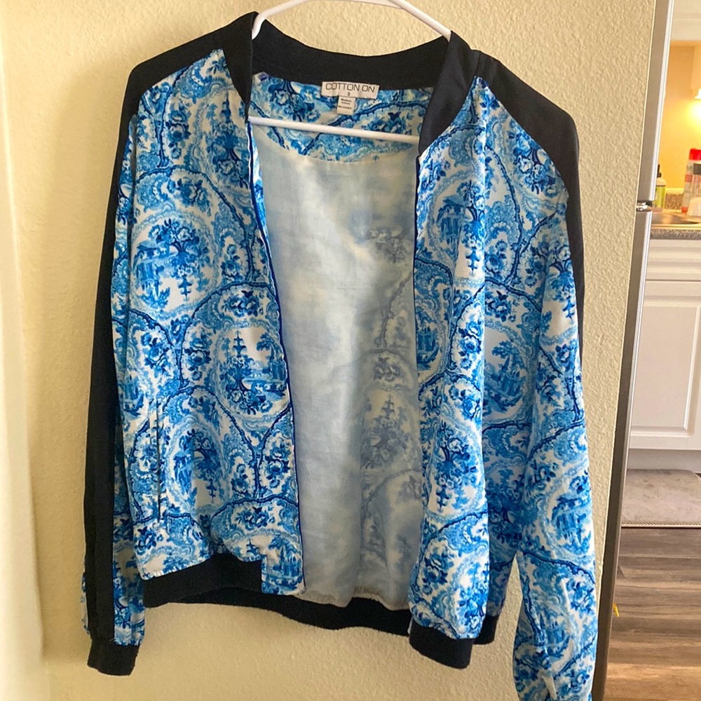 Cotton On blue patterned lightweight jacket size small